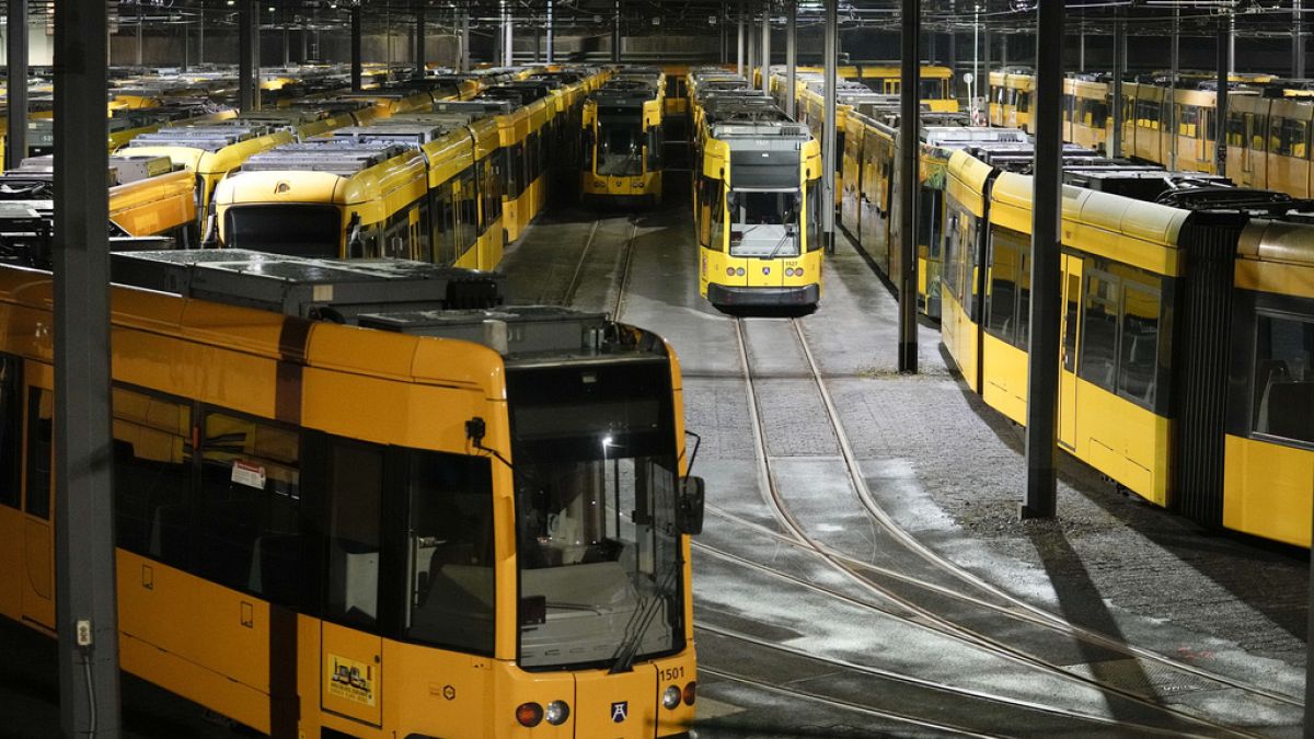 Almanya'da şoför sıkıntısı nedeniyle öğrenciler tramvayları kullanacak