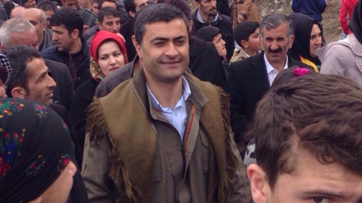 Van'daki tescil belgesinin DEM partili Abdullah Zeydan'a teslim edilmemesine İmamoğlu ve Özel'den tepki