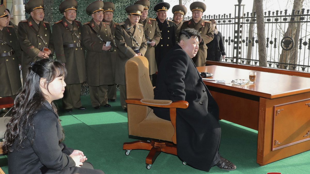 Seul: Kuzey Kore lideri Kim Jong-un'un kızı Kim Ju-ae veliaht prens olabilir