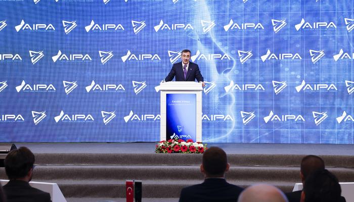 Başkan Yardımcısı Cevdet Yılmaz: "Stratejimizin odak noktası insan kaynağımızı yapay zeka teknolojileri konusunda geliştirmek"