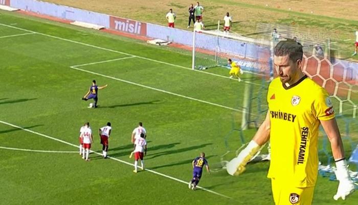 Gaziantep FK kalecisi, Eyüspor!Süper Lig karşılaşmasında 1 dakikada 2 penaltıyı kurtararak inanılmaz bir başarıya imza attı