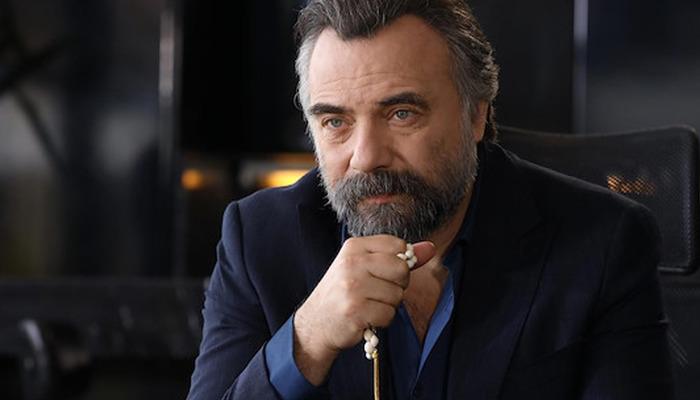 "Ben Türk milliyetçisiyim" dedi! Hain saldırının ardından ödül töreninde Oktay Kaynarca: Bunların hepsi geçecek!