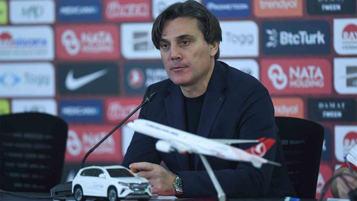 Teknik direktör Montella'dan Dünya Kupası açıklaması geldi! Kerem Aktürkoğlu'nun forvet oynatılmasına değindi... -