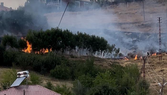 Yüksekova’da anız yangını - Güncel Haberler