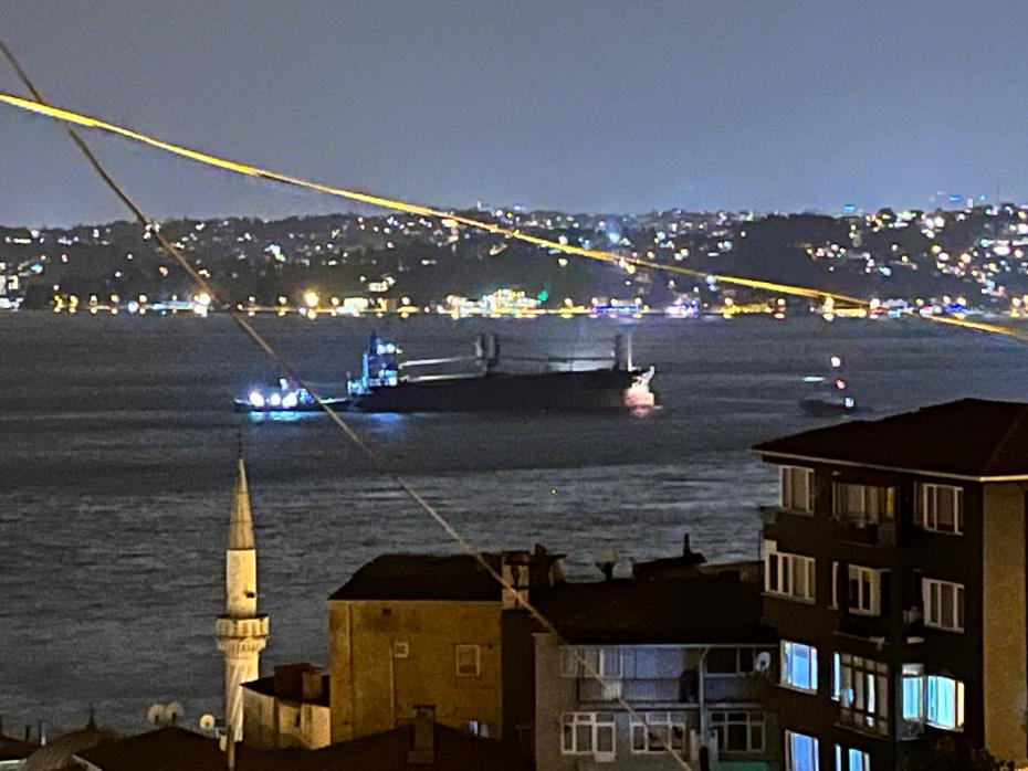 Fırtınada savrulup karaya oturdu: Vurulma anı!