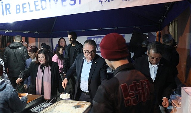 Aydın Büyükşehir Belediye Başkanı Özlem Çerçioğlu, Efeler İlçesi Kemer Mahallesi'nde vatandaşlarla iftarda buluştu - GÜNDEM