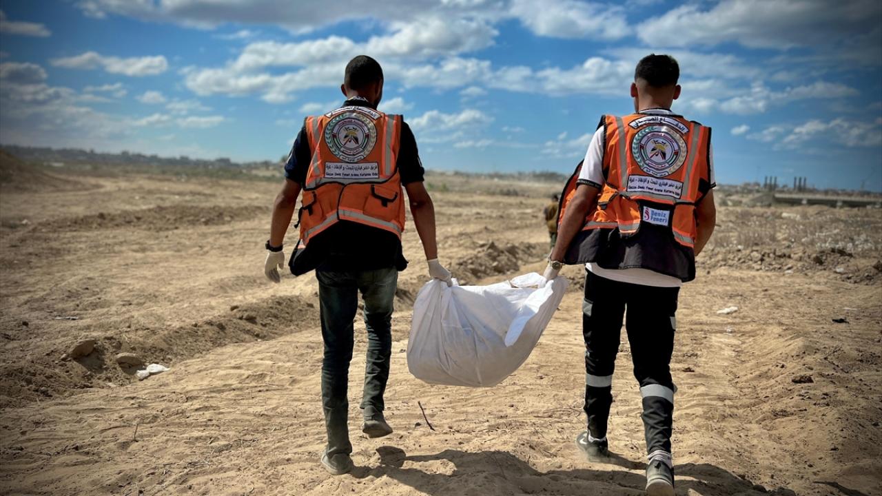 Katil İsrail'e yüzlerce Filistinlinin naaşının serbest bırakılması için başvuru yapıldı
