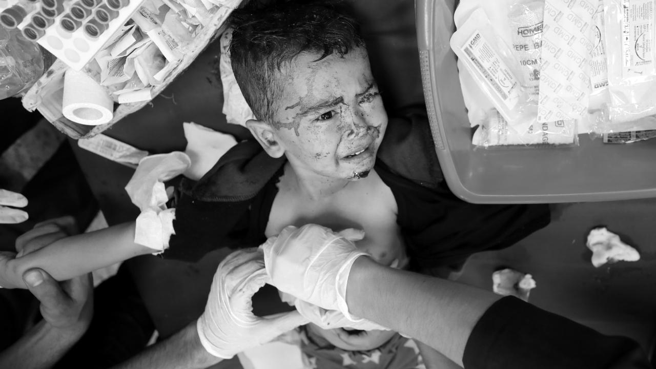 Katil İsrail Gazze'nin birçok yerine saldırdı: 12 Filistinli öldü