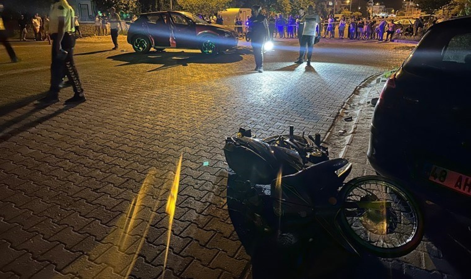 15 yaşındaki motosiklet sürücüsü trafik kazasında hayatını kaybetti - Son Dakika Türkiye Haberleri