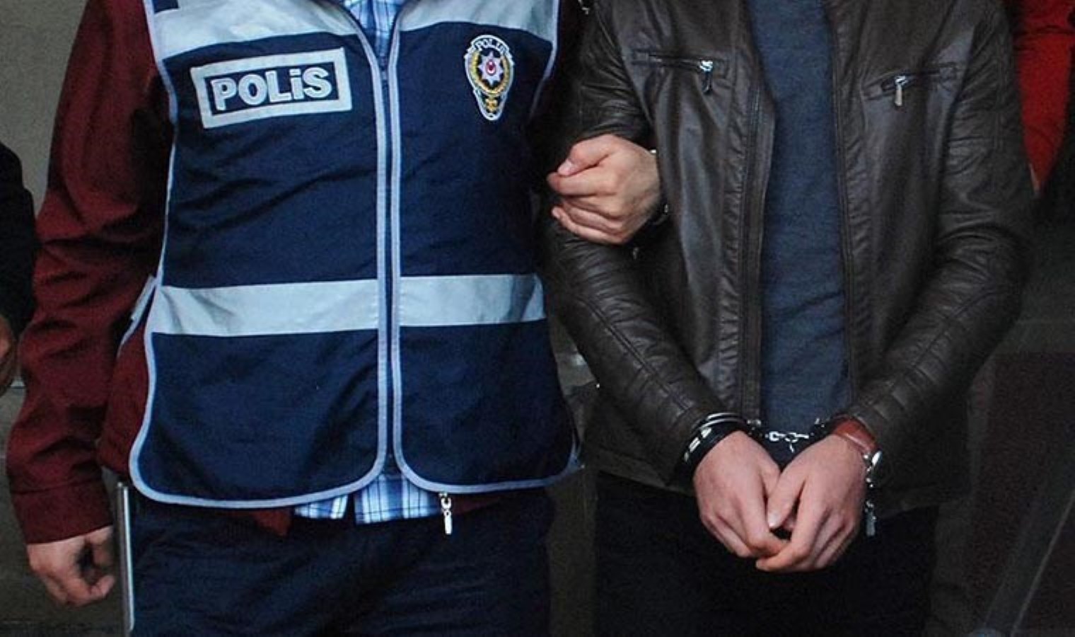 26 yıl hapisle aranan yağmacı İzmir'de yakalandı - Son Dakika Türkiye Haberleri