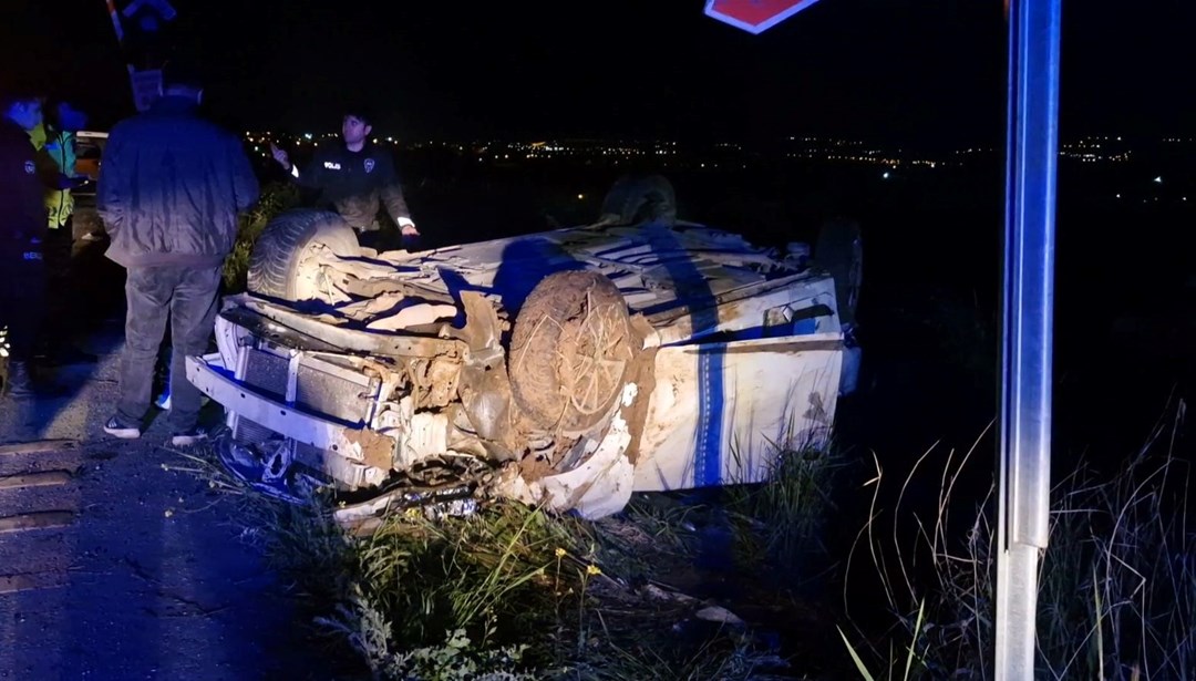 Otomobil şarampole devrildi: 1 ölü, 3 yaralı - Son Dakika Türkiye Haberleri
