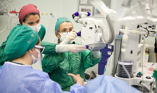 Türk göz doktorları cerrahide dünyaya örnek oldu: SAĞLIK