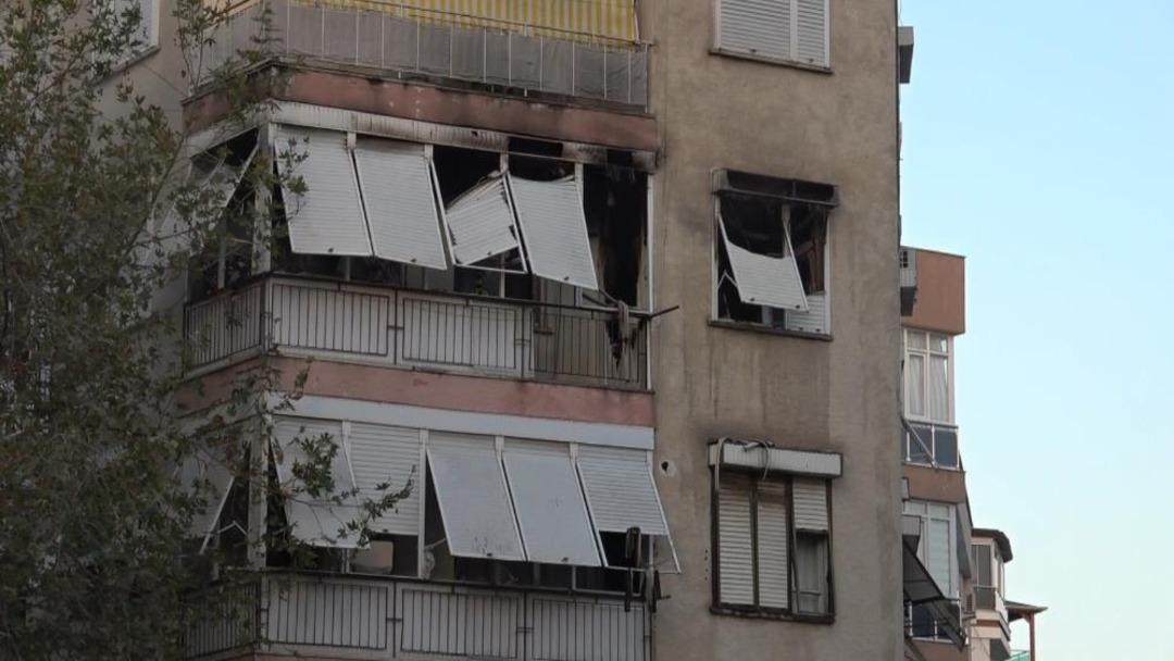 Antalya 2'deki 5 Storey Binasında Korkutucu Ateş