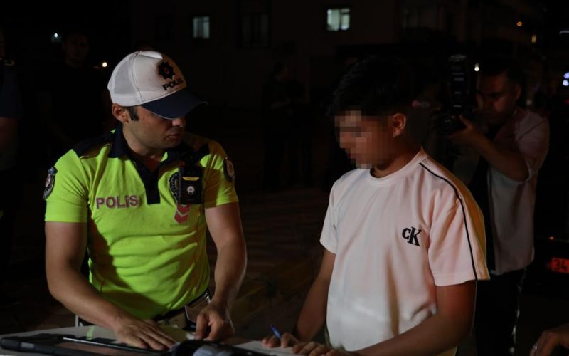 Ehliyetsiz yakalanan 16 yaşındaki çocuk sürücü ve araç sahibine 80 bin lira ceza